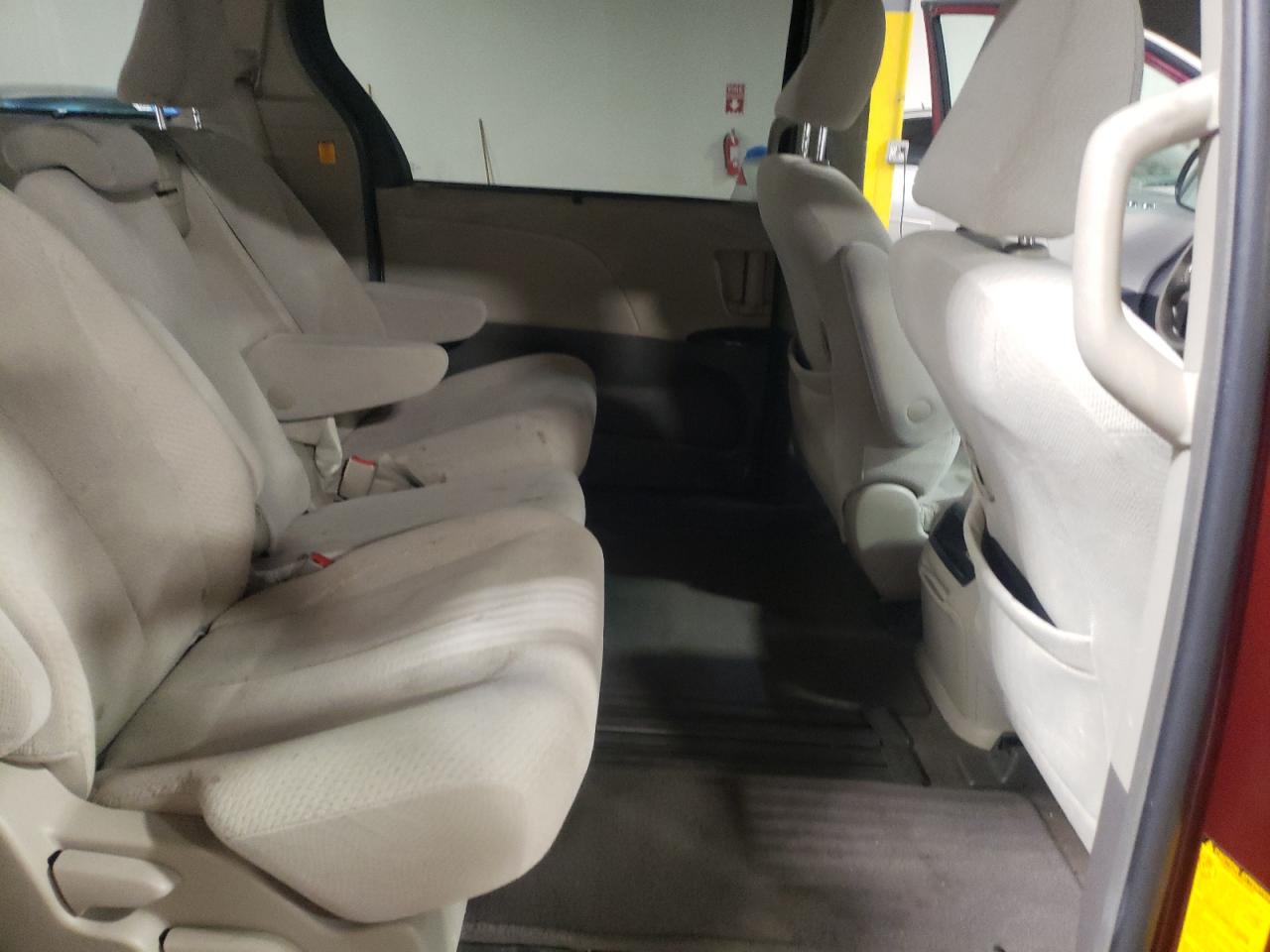 Photo 18 from auction – 2012 TOYOTA SIENNA LE with VIN 5TDKK3DC0CS220667