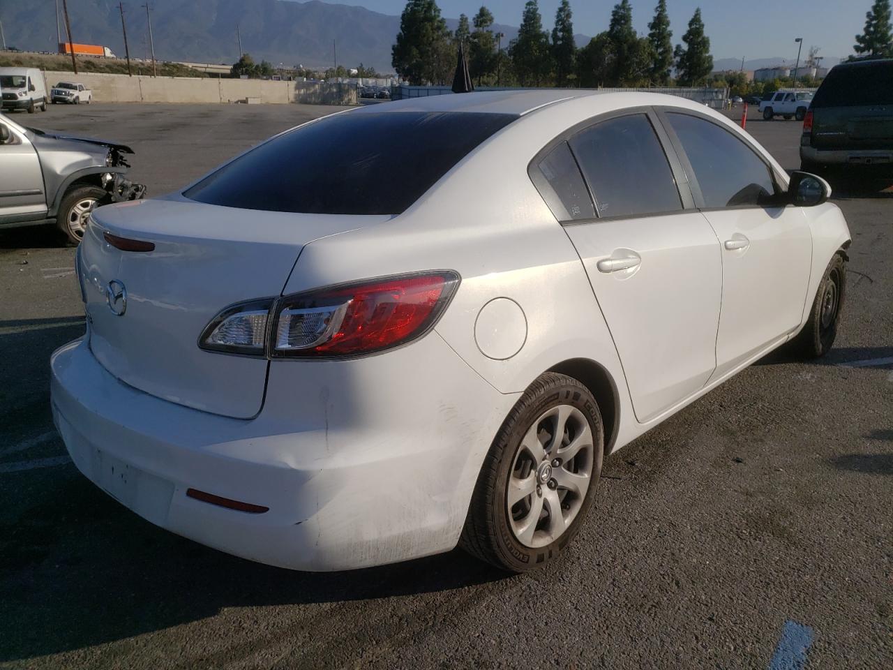 Photo 14 from auction – 2012 MAZDA 3 I with VIN JM1BL1UGXC1558532