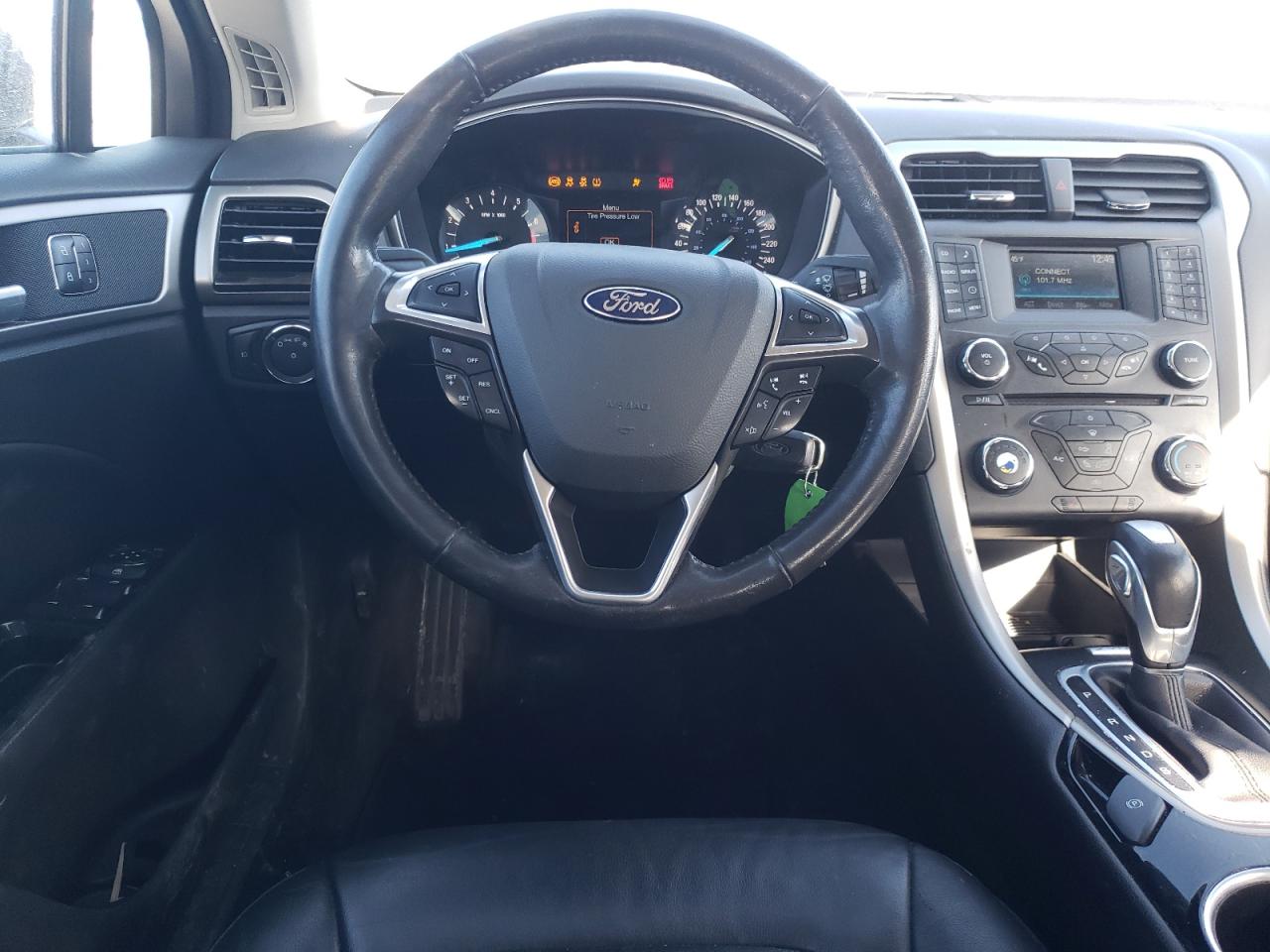 Photo 9 from auction – 2016 FORD FUSION SE with VIN 3FA6P0HD5GR334943