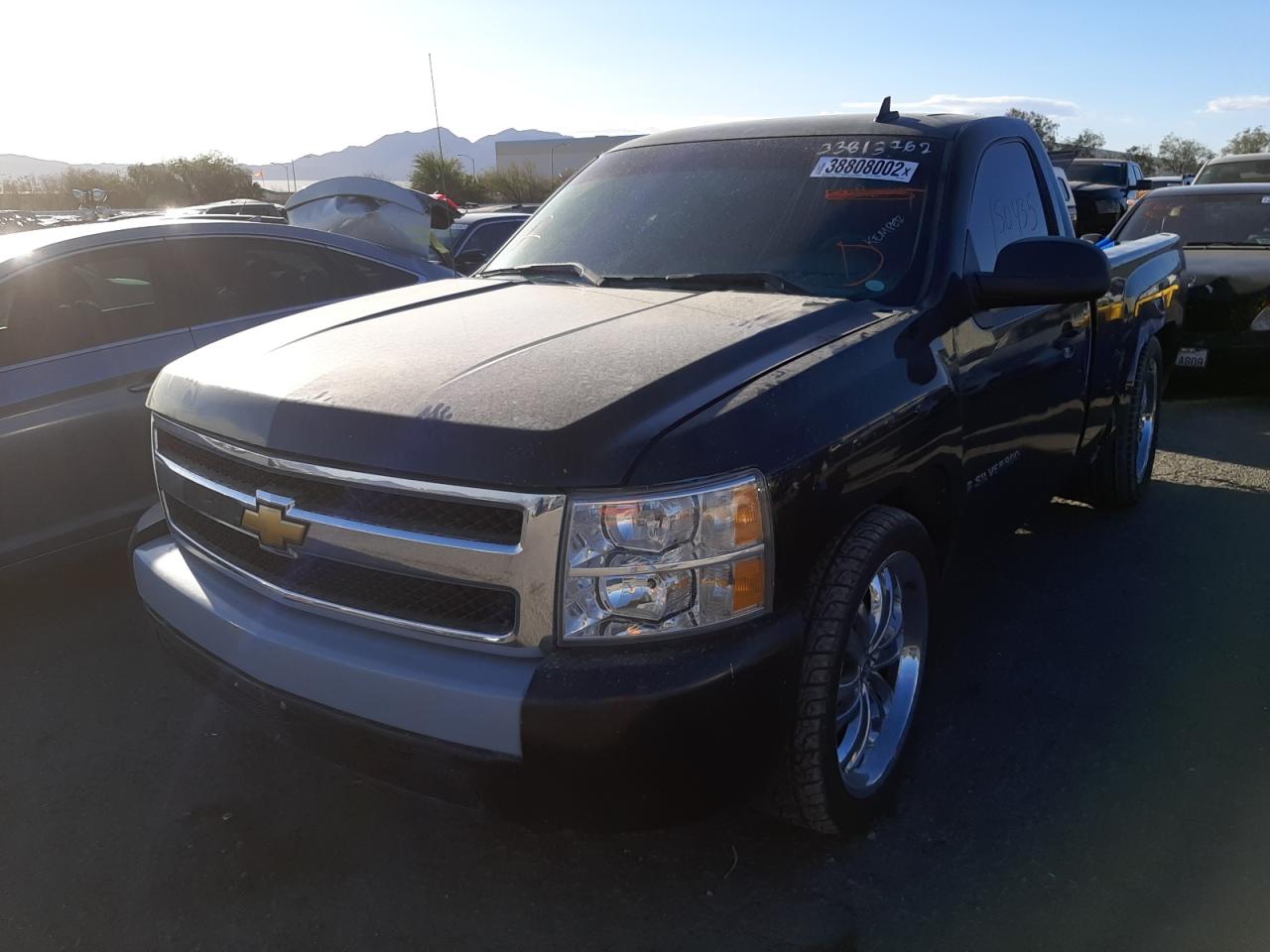 Photo 2 from auction – 2007 CHEVROLET SILVERADO with VIN 1GCEC14C27Z557442