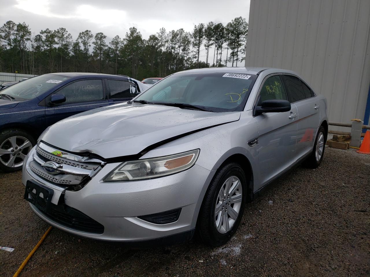 Photo 2 from auction – 2011 FORD TAURUS SE with VIN 1FAHP2DW1BG181134