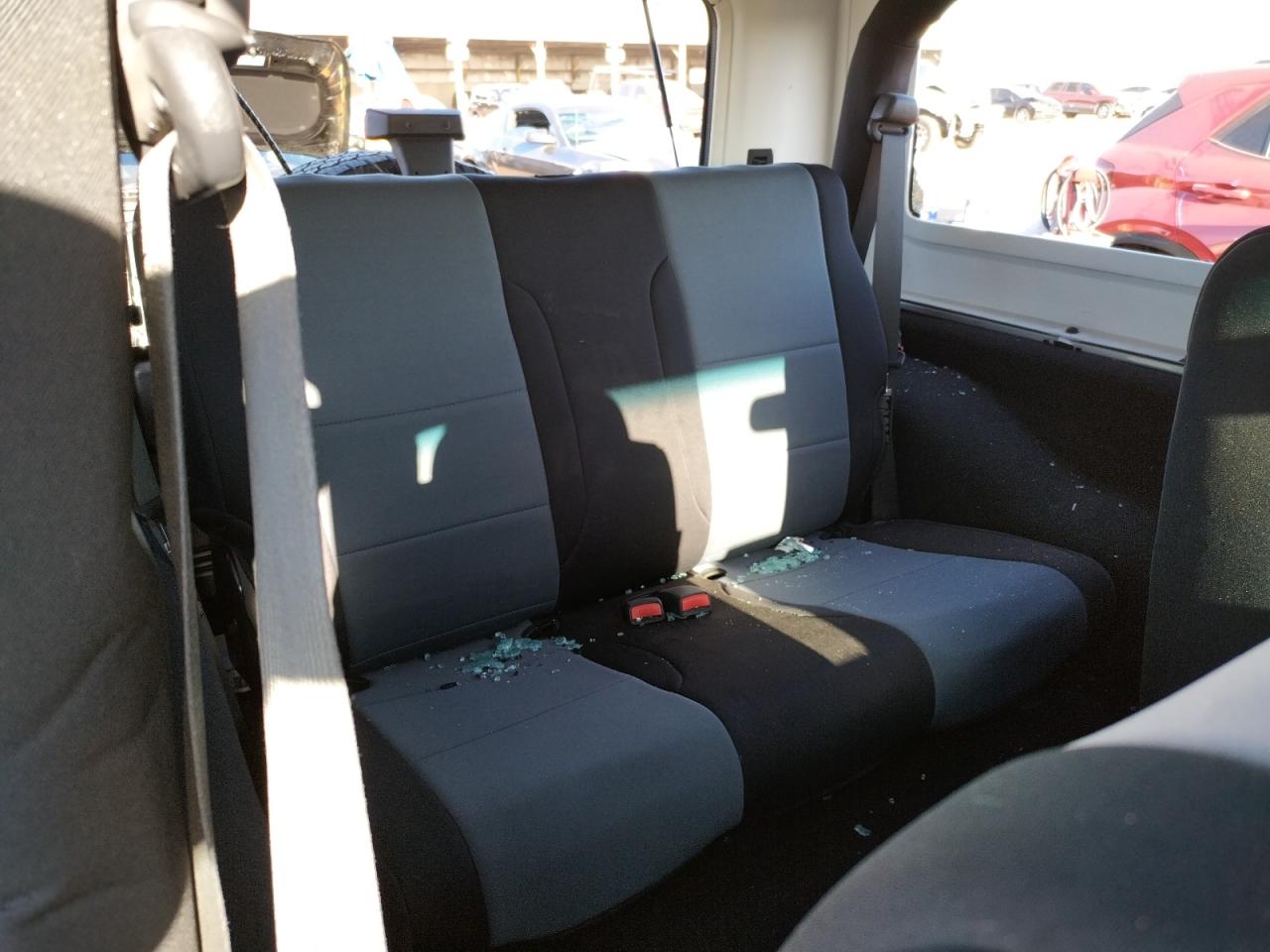 Photo 6 from auction – 2007 JEEP WRANGLER X with VIN 1J4FA24147L111076