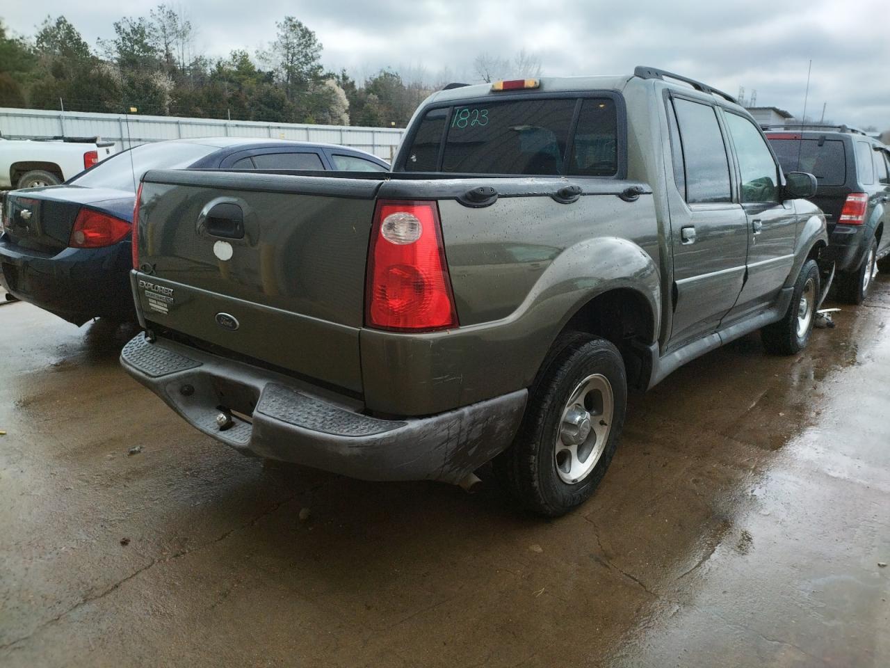 Photo 4 from auction – 2004 FORD EXPLORER S with VIN 1FMZU67K24UC35287