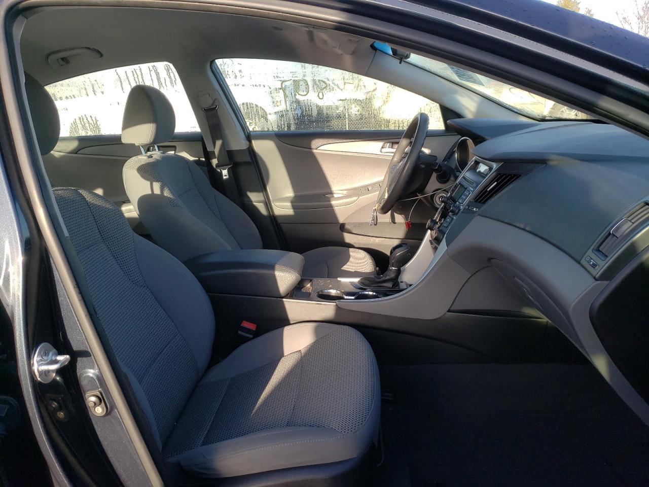 Photo 5 from auction – 2011 HYUNDAI SONATA GLS with VIN 5NPEB4AC0BH028046