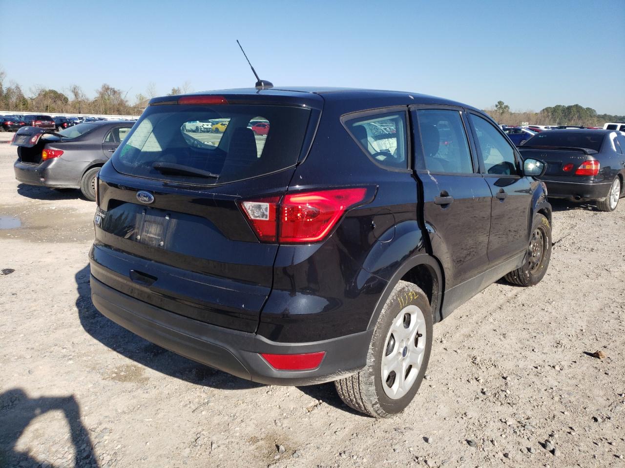 Photo 4 from auction – 2019 FORD ESCAPE S with VIN 1FMCU0F70KUC52179