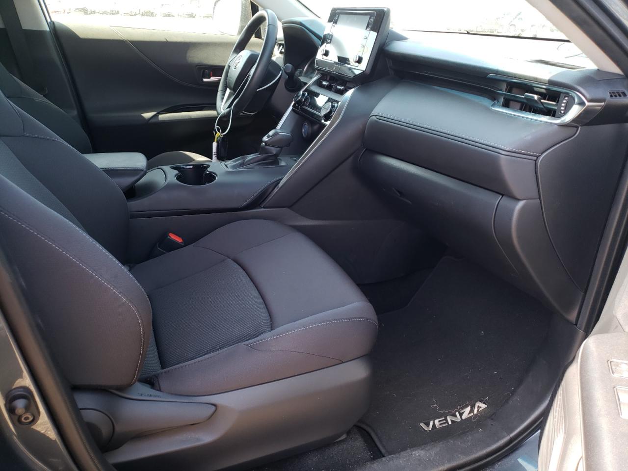 Photo 5 from auction – 2021 TOYOTA VENZA LE with VIN JTEAAAAH9MJ035238
