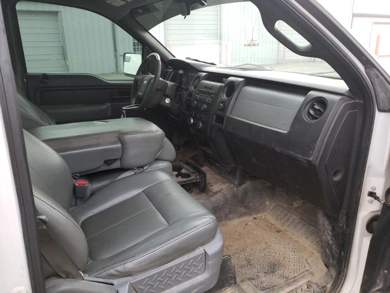 Photo 5 from auction – 2011 FORD F150 with VIN 1FTNF1CFXBKD76531