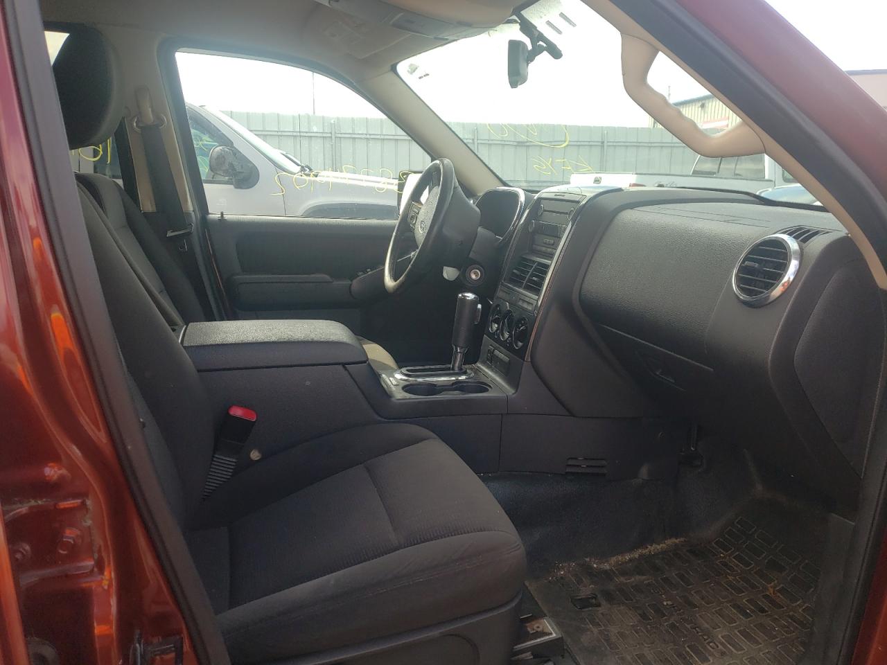 Photo 5 from auction – 2010 FORD EXPLORER S with VIN 1FMEU5BE8AUA19868