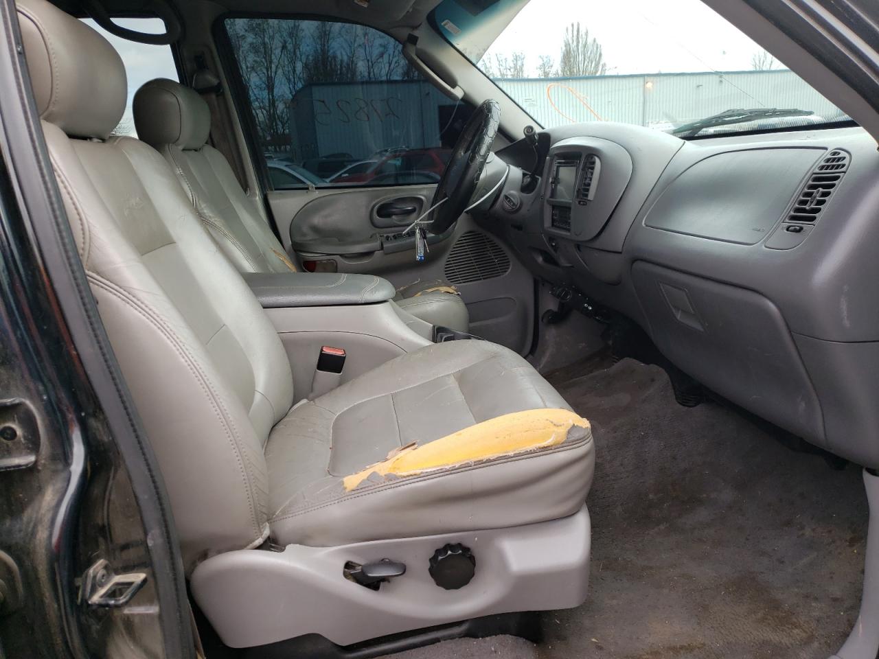 Photo 5 from auction – 2002 FORD F150 SUPER with VIN 1FTRW07L62KE39121