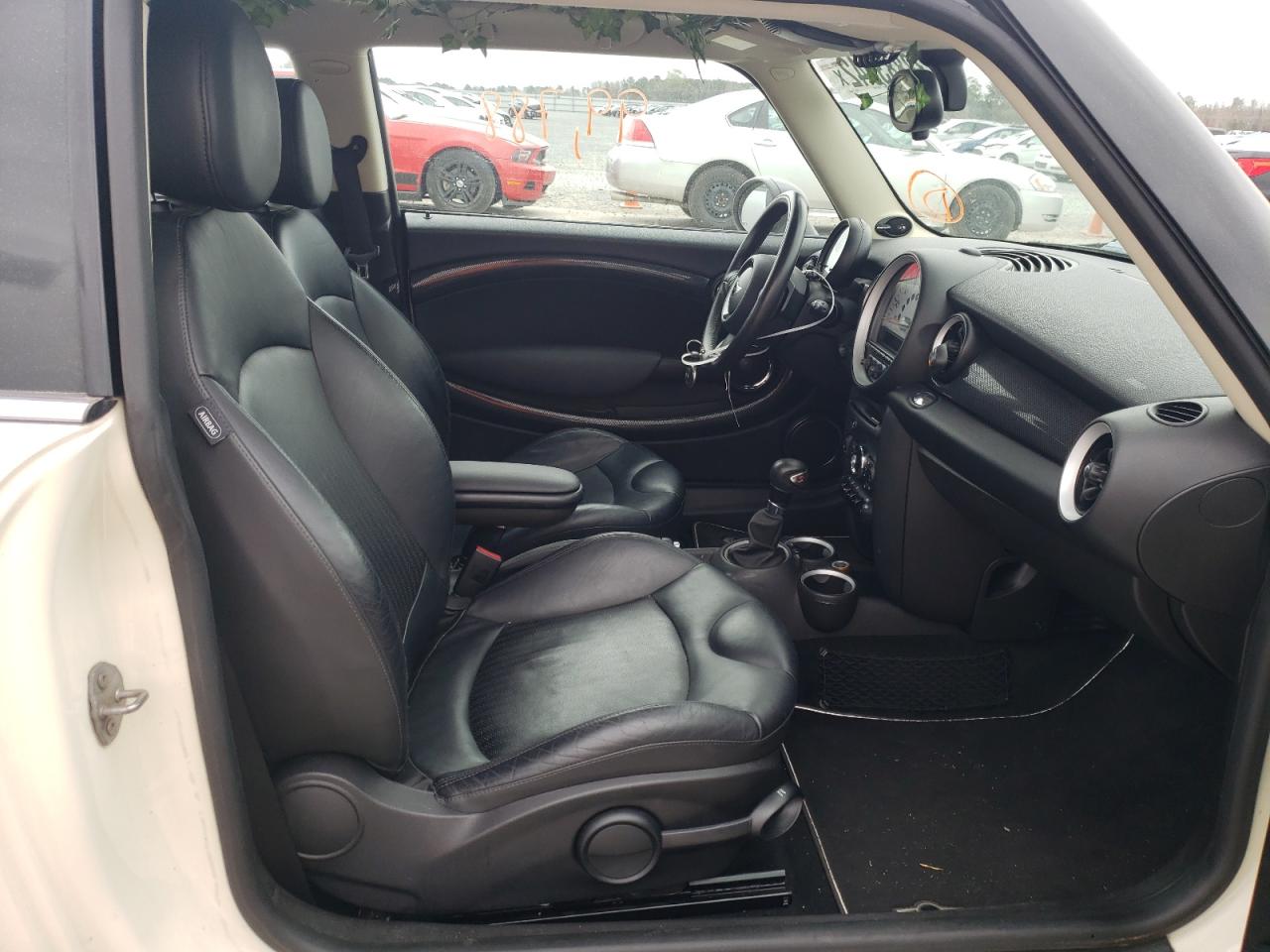 Photo 5 from auction – 2011 MINI COOPER S with VIN WMWSV3C55BTY15456