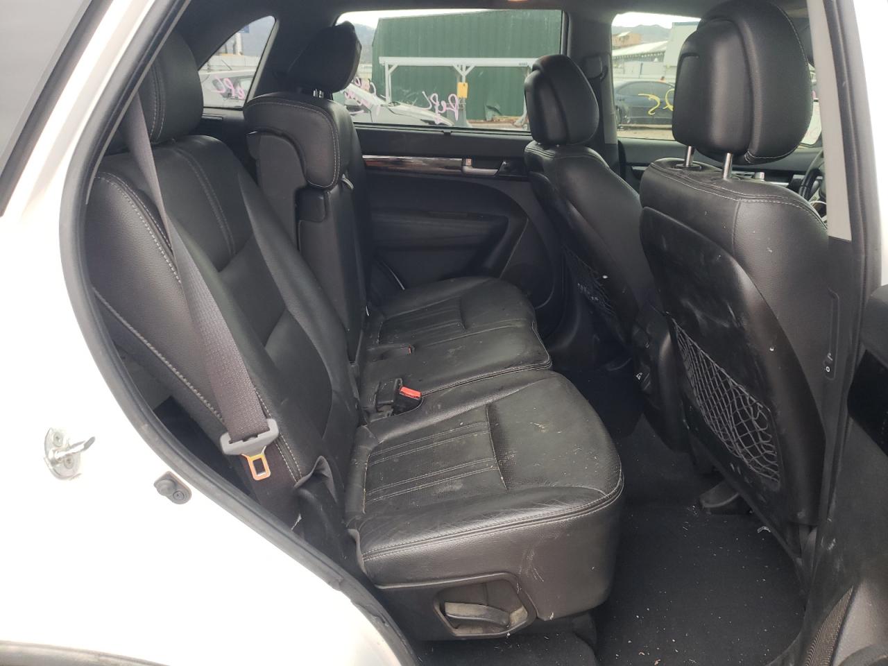 Photo 6 from auction – 2015 KIA SORENTO EX with VIN 5XYKUDA73FG598894