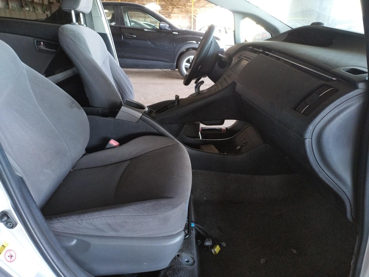 Photo 5 from auction – 2013 TOYOTA PRIUS with VIN JTDKN3DU2D5577551
