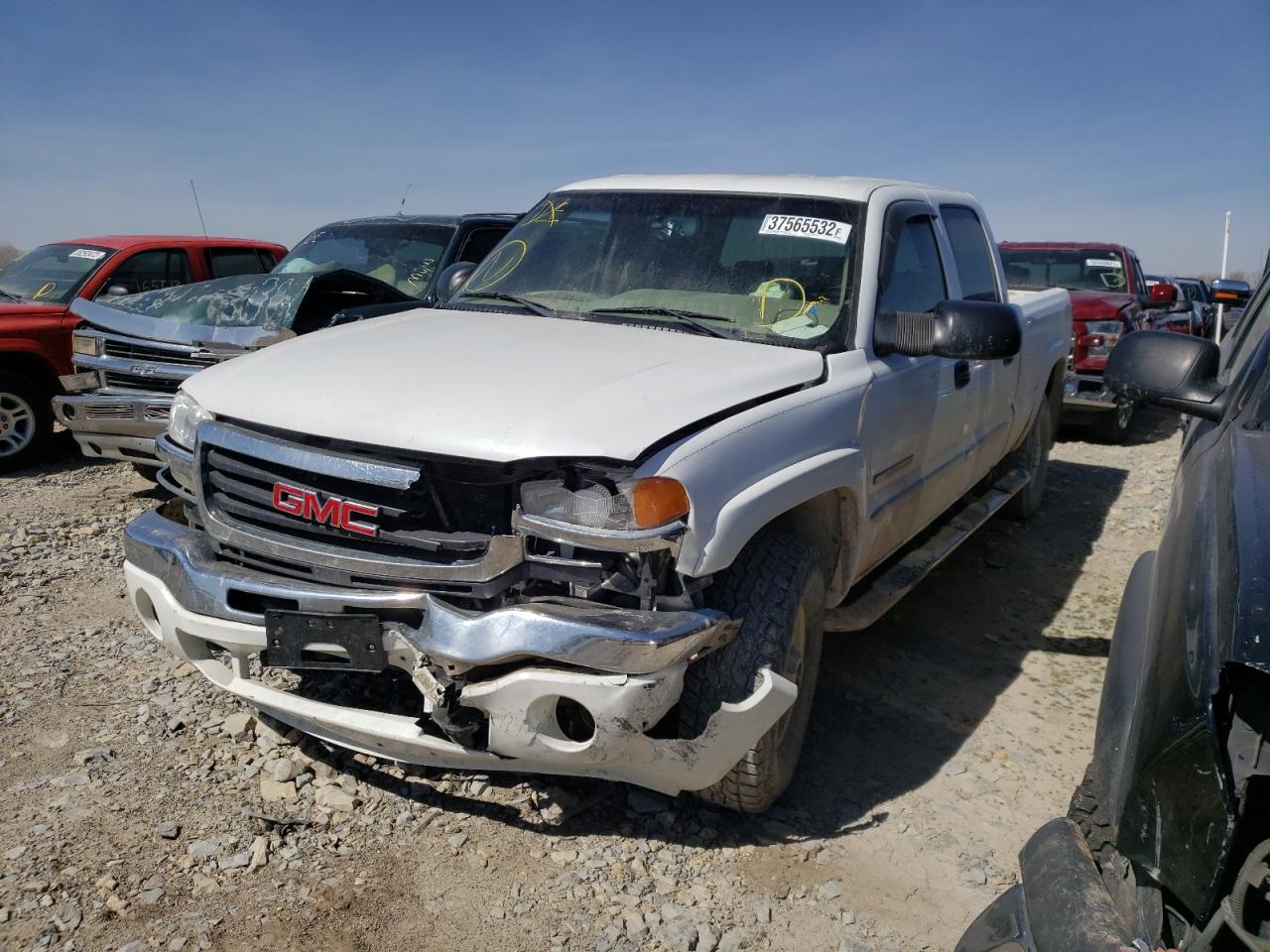 Photo 2 from auction – 2005 GMC SIERRA C25 with VIN 1GTHC23U25F849068