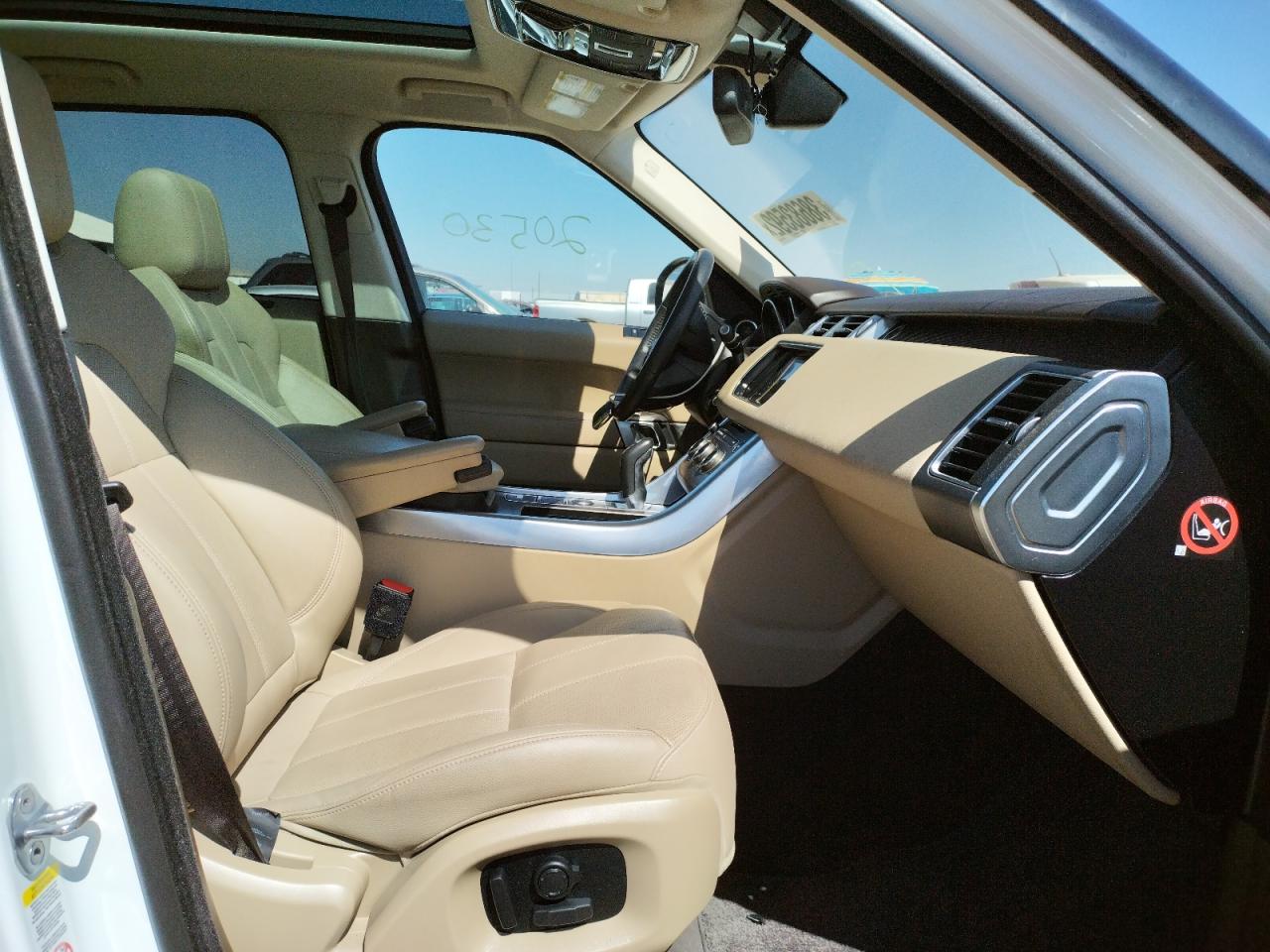 Photo 5 from auction – 2016 LAND ROVER RANGE ROVE with VIN SALWG2KFXGA659607