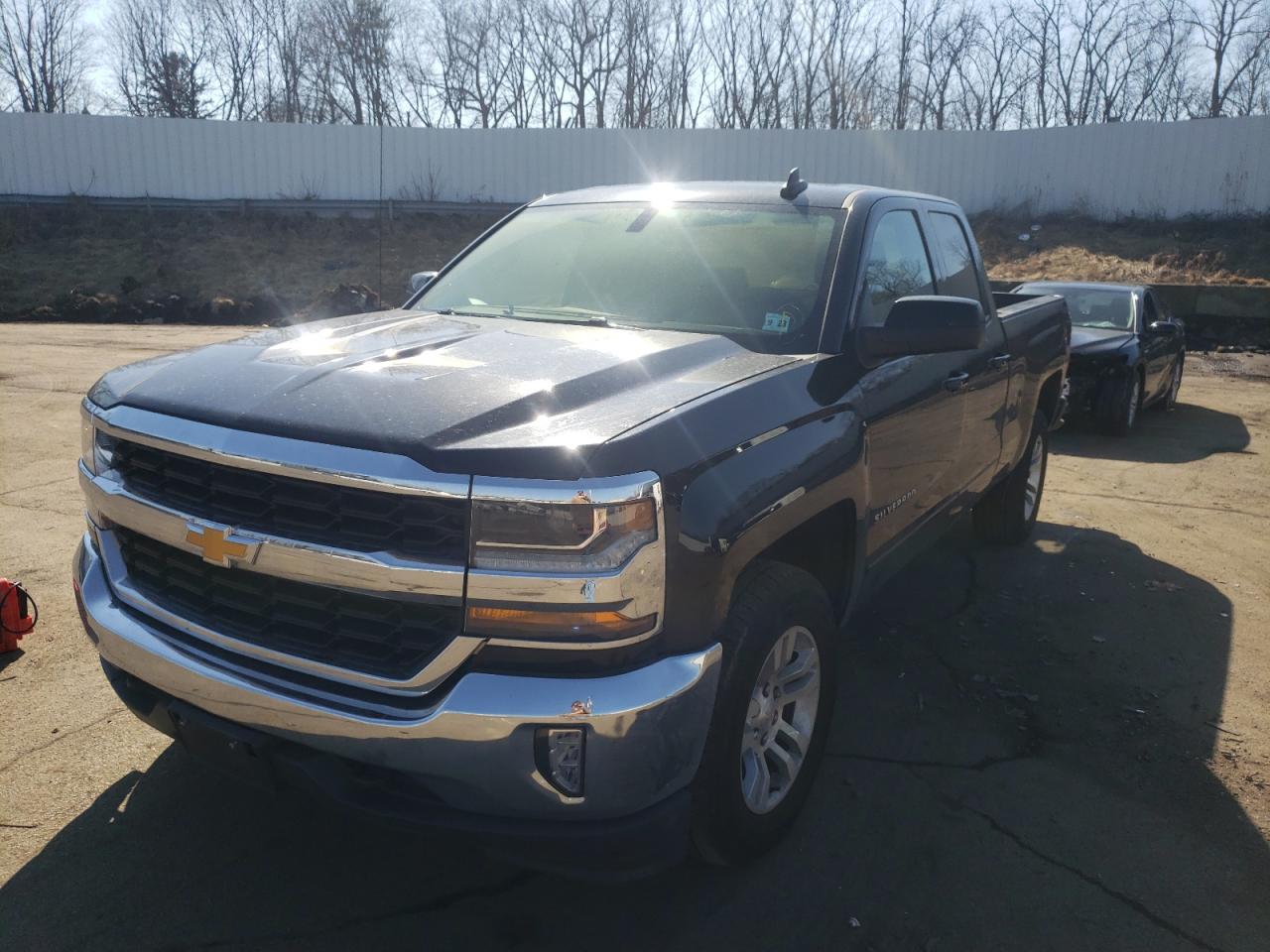 Photo 2 from auction – 2018 CHEVROLET SILVERADO with VIN 2GCVKREC6J1108555
