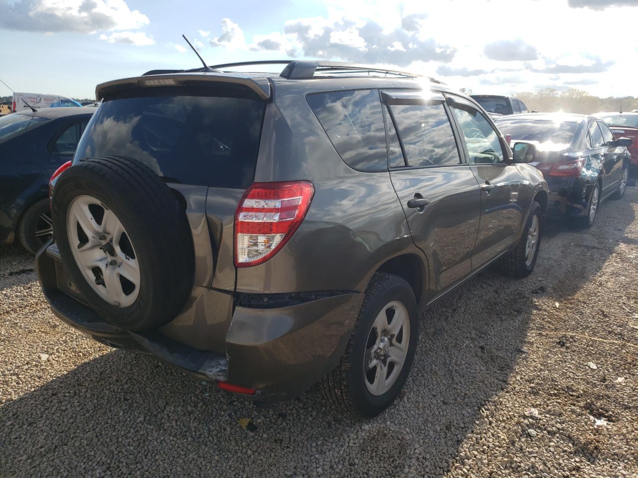 Photo 4 from auction – 2010 TOYOTA RAV4 with VIN 2T3ZF4DV5AW038047