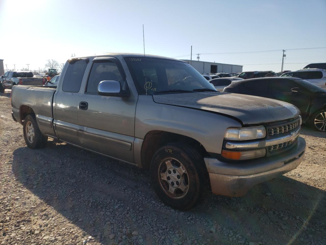 CHEVROLET SILVERADO 2000 with VIN 2GCEC19T1Y1153261 - Photo from auction