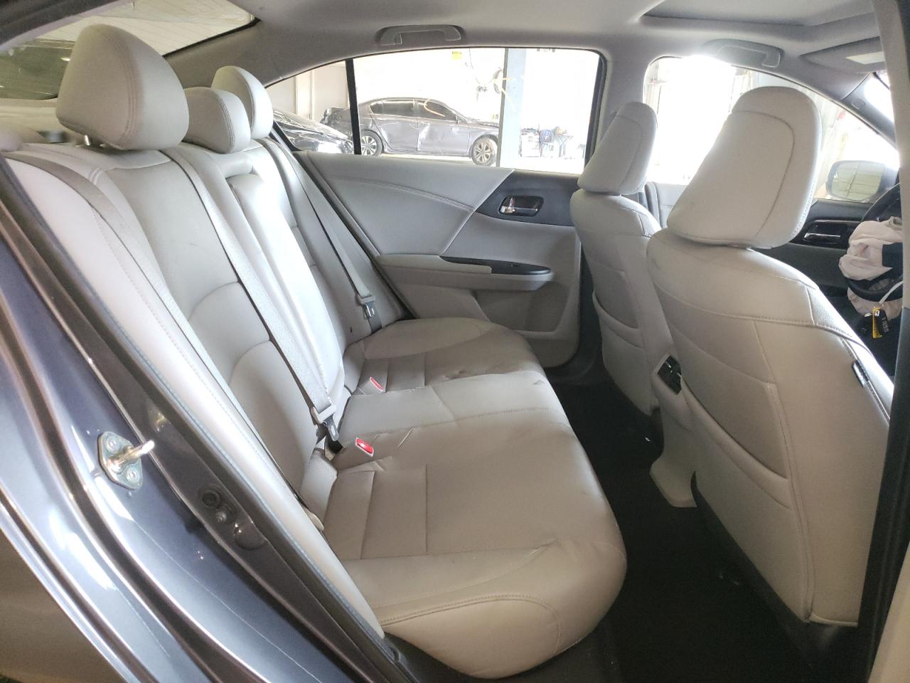 Photo 6 from auction – 2017 HONDA ACCORD EXL with VIN 1HGCR2F82HA199331