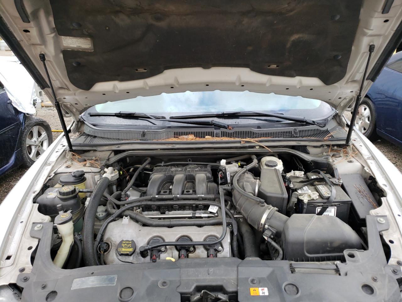 Photo 7 from auction – 2011 FORD TAURUS SE with VIN 1FAHP2DW1BG181134