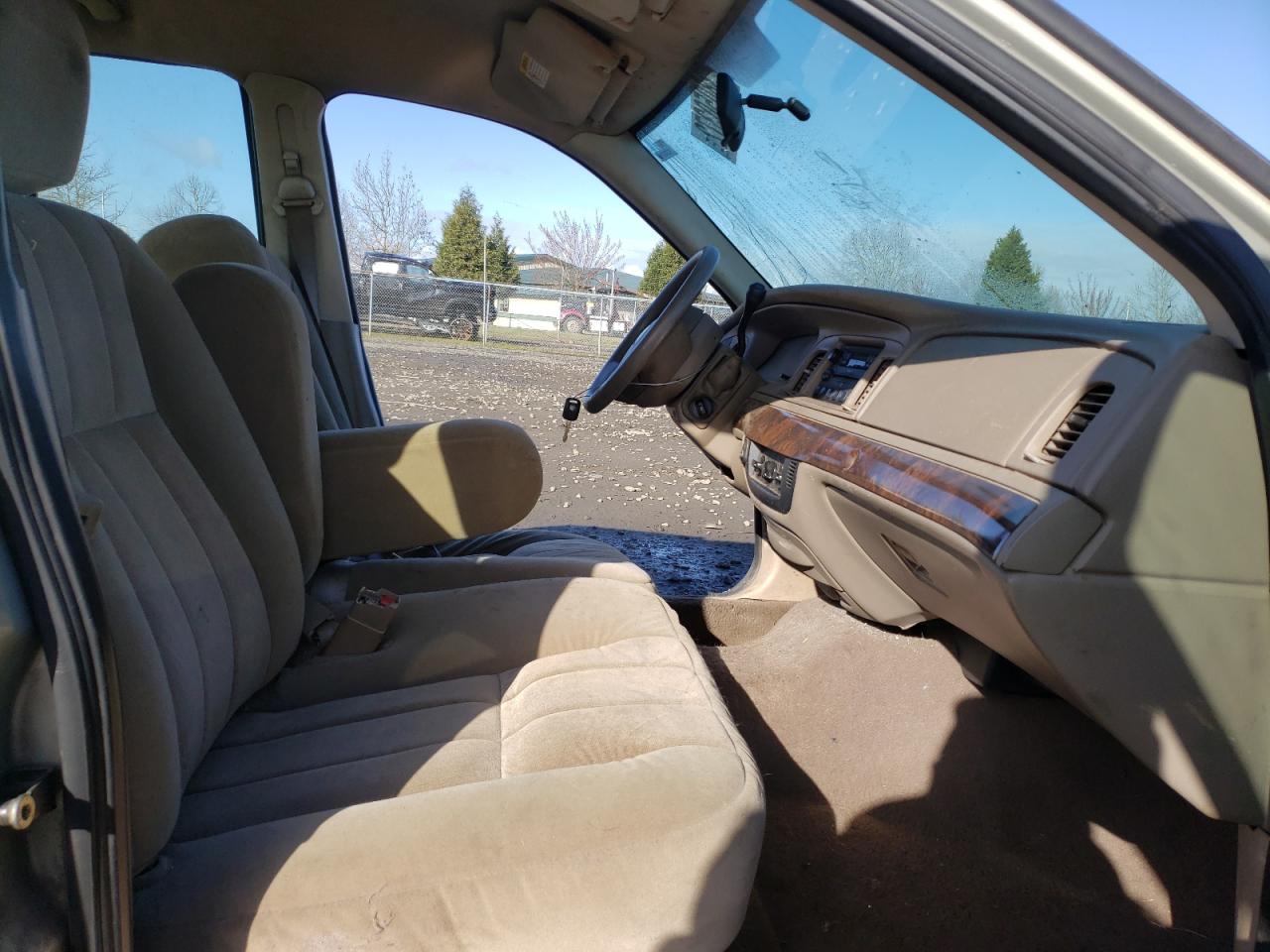Photo 5 from auction – 2005 MERCURY GRAND MARQ with VIN 2MEFM74W75X622964