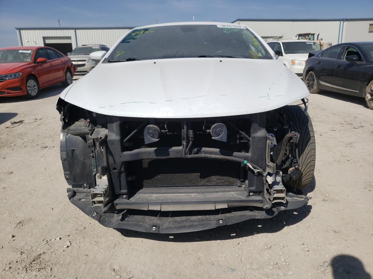 Photo 9 from auction – 2015 CHRYSLER 200 LIMITE with VIN 1C3CCCAB3FN658546