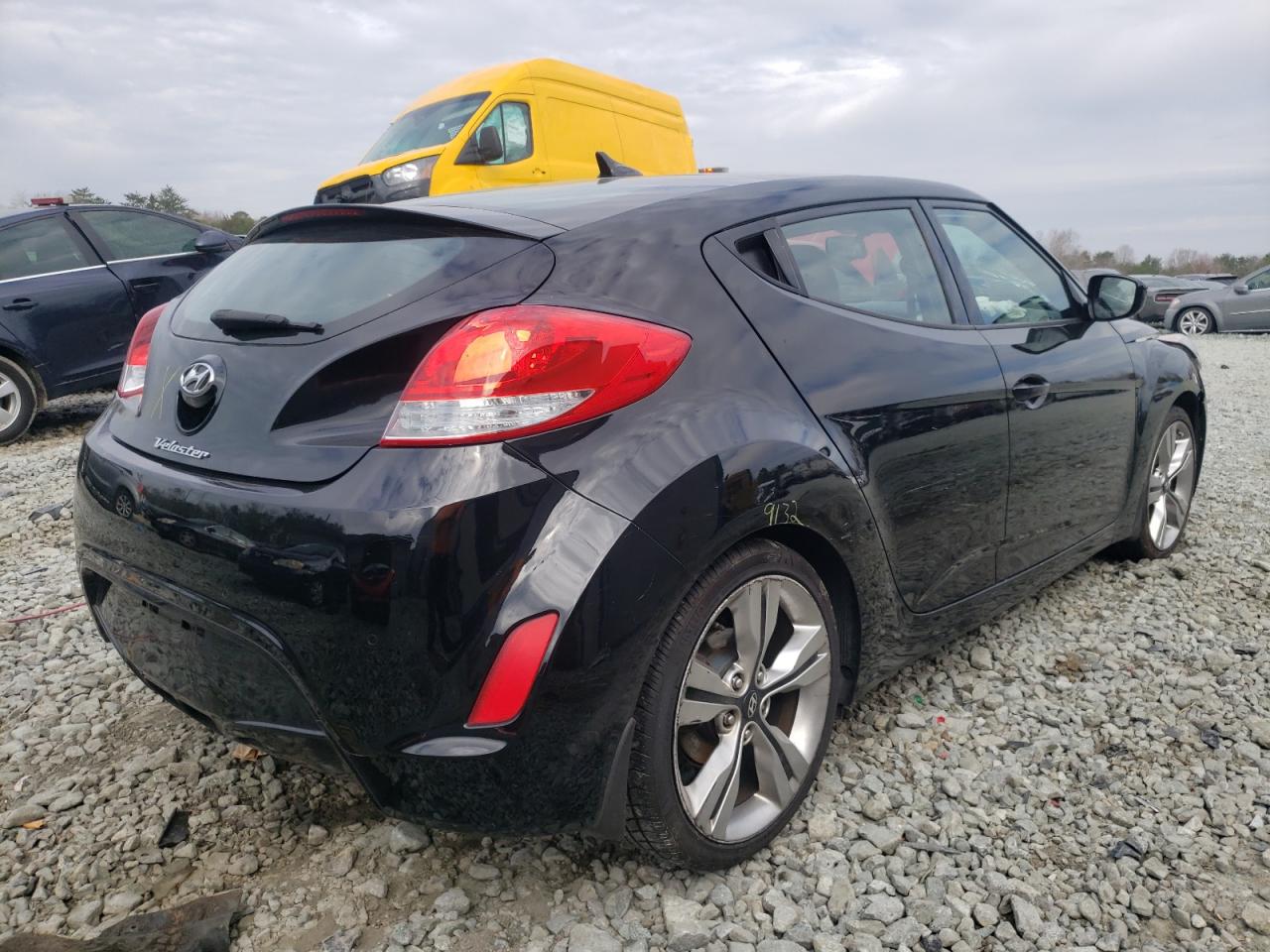 Photo 4 from auction – 2013 HYUNDAI VELOSTER with VIN KMHTC6AD7DU169774