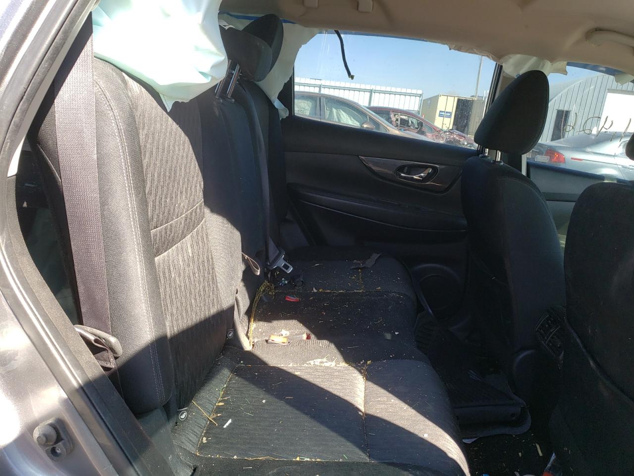 Photo 6 from auction – 2017 NISSAN ROGUE S with VIN KNMAT2MV2HP555385