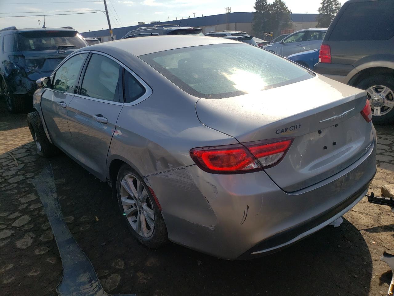 Photo 3 from auction – 2015 CHRYSLER 200 LIMITE with VIN 1C3CCCAB8FN730700