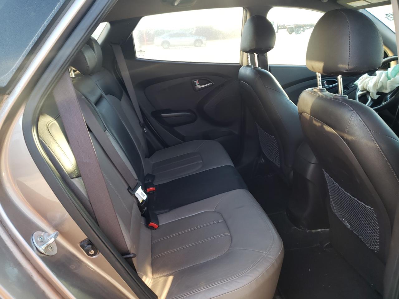 Photo 6 from auction – 2011 HYUNDAI TUCSON GLS with VIN KM8JU3AC0BU210320