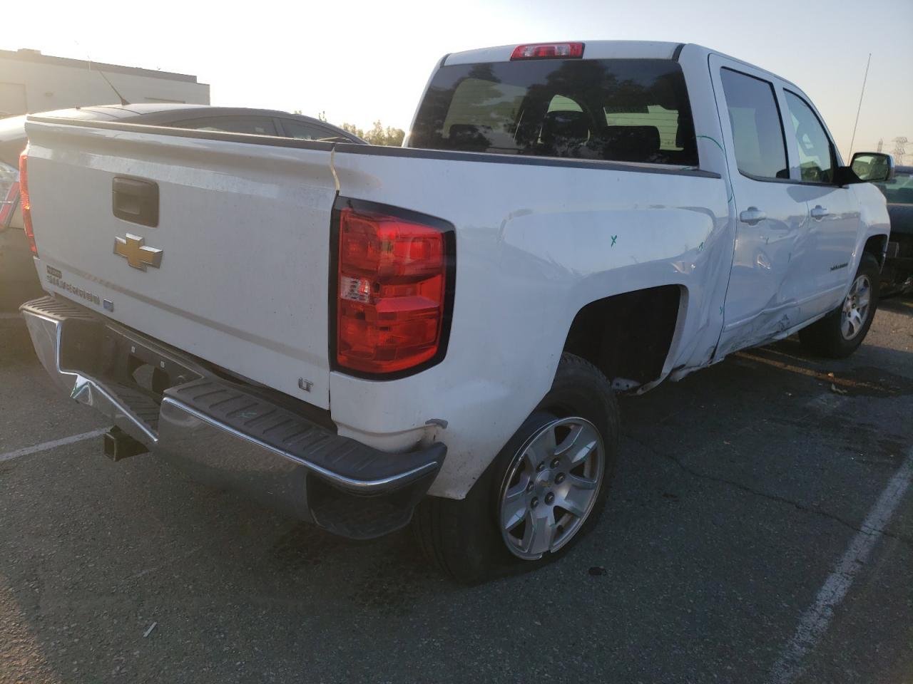 Photo 4 from auction – 2018 CHEVROLET SILVERADO with VIN 3GCUCRER3JG407389