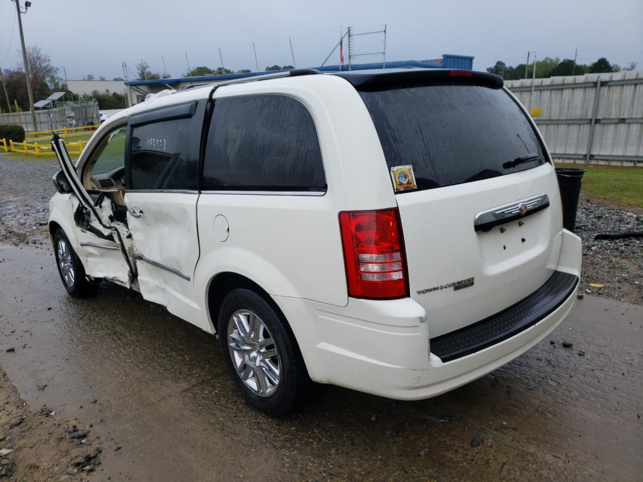 Photo 3 from auction – 2008 CHRYSLER TOWN & COU with VIN 2A8HR64X98R133742
