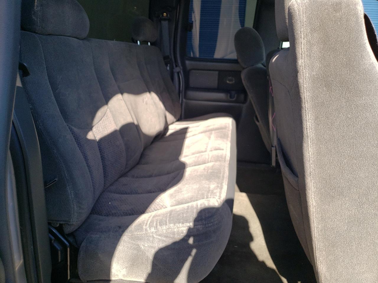 Photo 6 from auction – 2003 CHEVROLET SILVERADO with VIN 1GCEC19V13Z178050