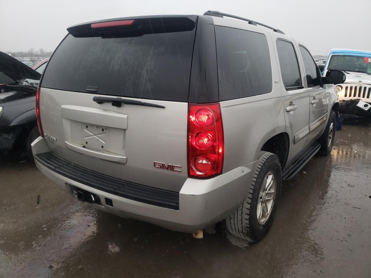 Photo 16 from auction – 2007 GMC YUKON with VIN 1GKFC13J97R317698