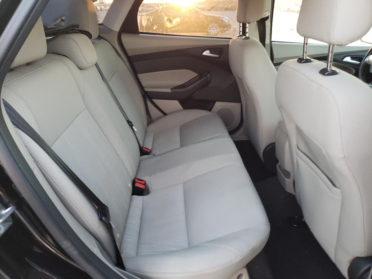 Photo 6 from auction – 2018 FORD FOCUS SE with VIN 1FADP3F20JL242042