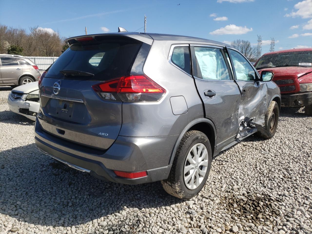 Photo 4 from auction – 2017 NISSAN ROGUE S with VIN KNMAT2MV1HP554079