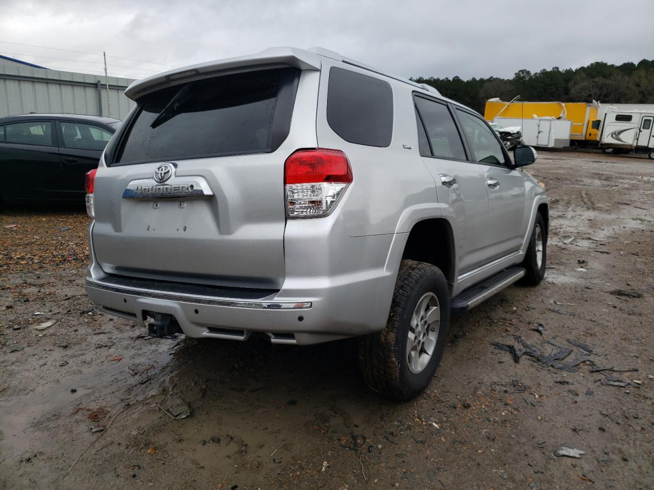 Photo 4 from auction – 2013 TOYOTA 4RUNNER SR with VIN JTEZU5JR8D5050428