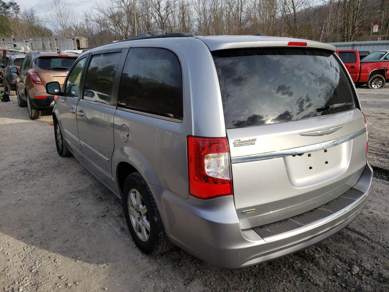 Photo 3 from auction – 2013 CHRYSLER TOWN & COU with VIN 2C4RC1BG4DR555110