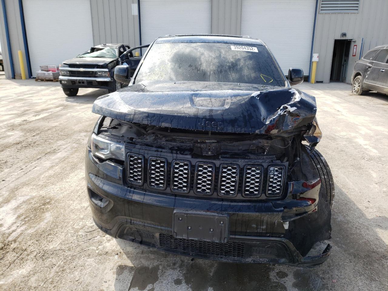 Photo 9 from auction – 2017 JEEP GRAND CHER with VIN 1C4RJFAG8HC818895