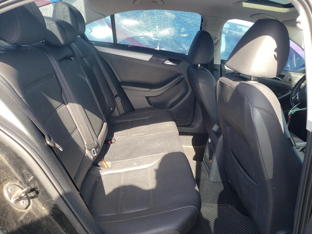 Photo 6 from auction – 2011 VOLKSWAGEN JETTA TDI with VIN 3VWLL7AJ7BM070077
