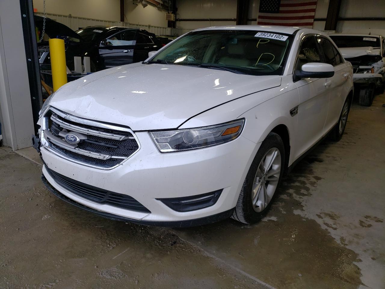Photo 2 from auction – 2013 FORD TAURUS SEL with VIN 1FAHP2E81DG122376