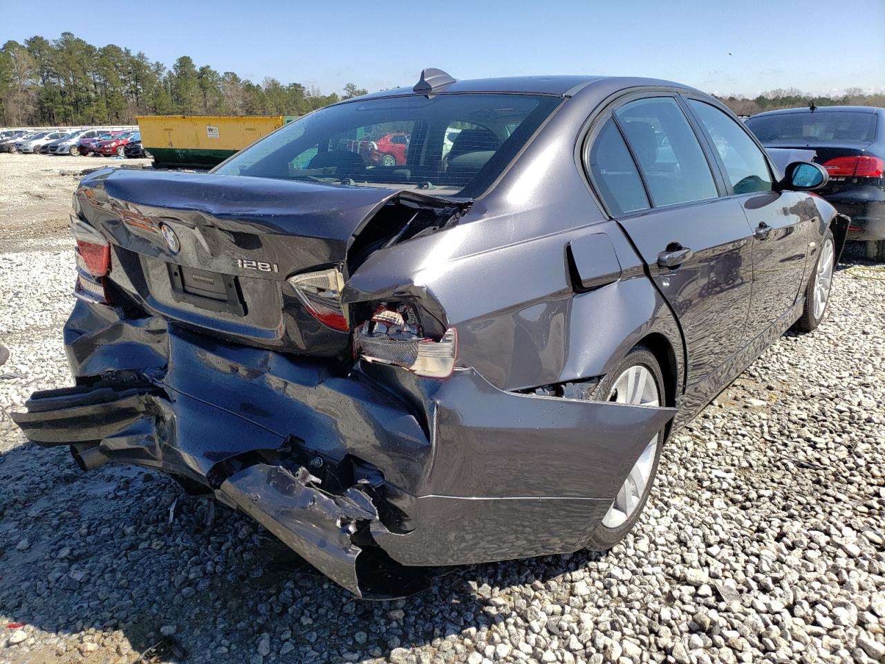 Photo 4 from auction – 2007 BMW 328 I with VIN WBAVA37597NL16660