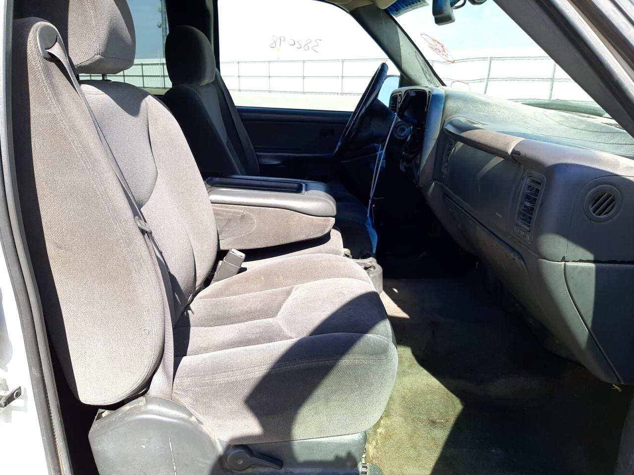 Photo 5 from auction – 2003 GMC NEW SIERRA with VIN 2GTEK19T631359770