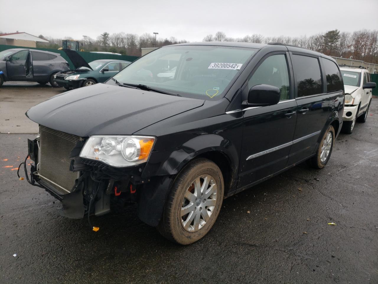 Photo 2 from auction – 2015 CHRYSLER TOWN & COU with VIN 2C4RC1BGXFR505086