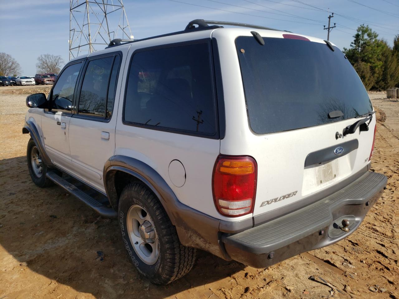 Photo 3 from auction – 2000 FORD EXPLORER X with VIN 1FMZU83P8YZB99532