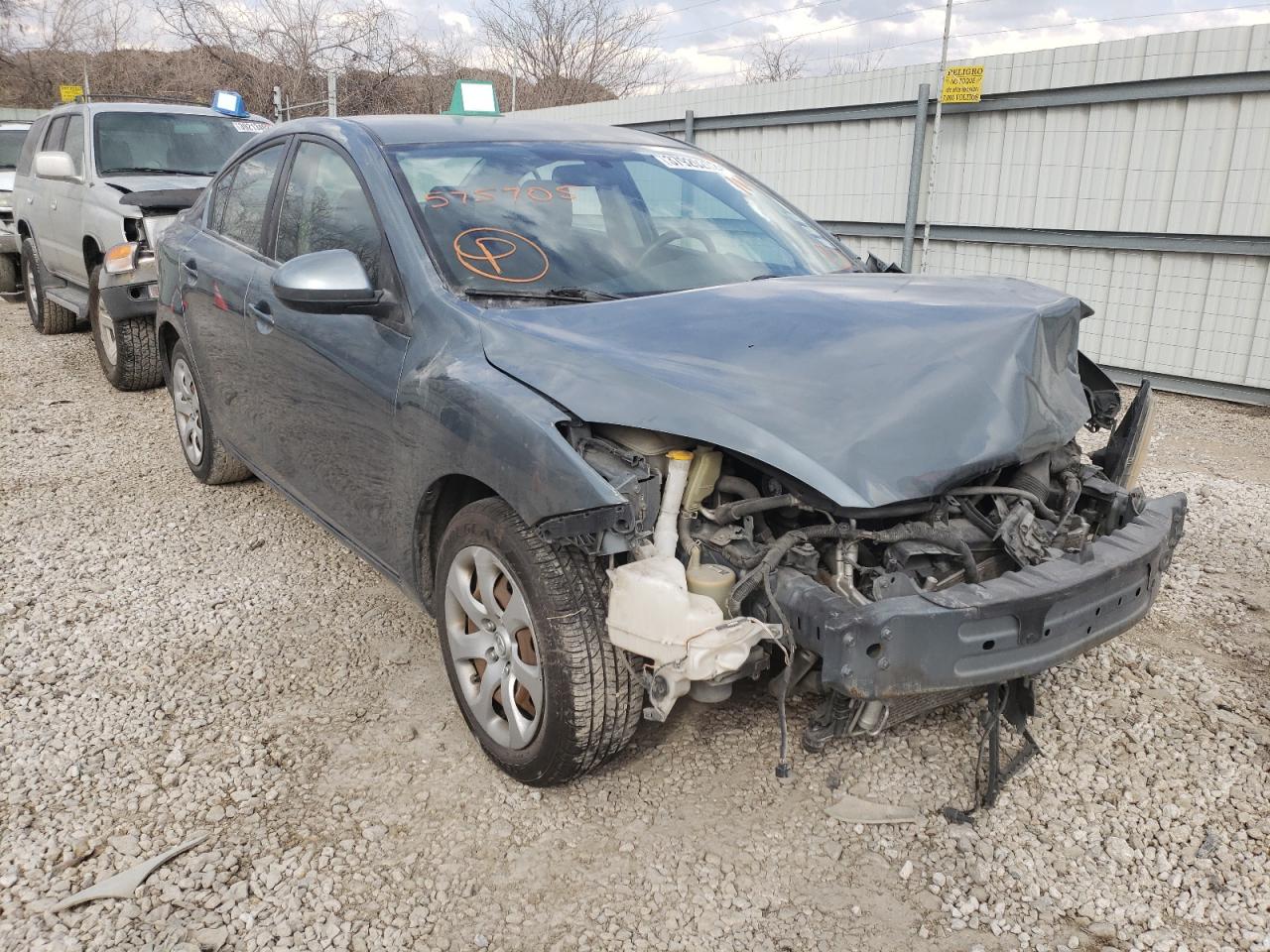 MAZDA 3 I 2012 with VIN JM1BL1UF2C1575705 - Photo from auction