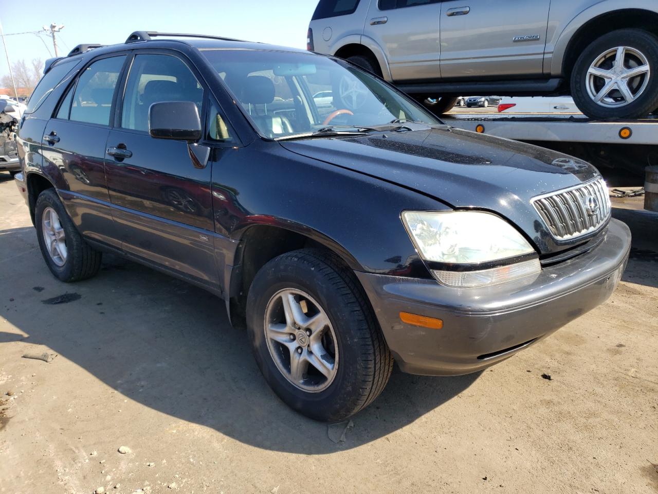 LEXUS RX 300 2002 with VIN JTJHF10U120269361 - Photo from auction