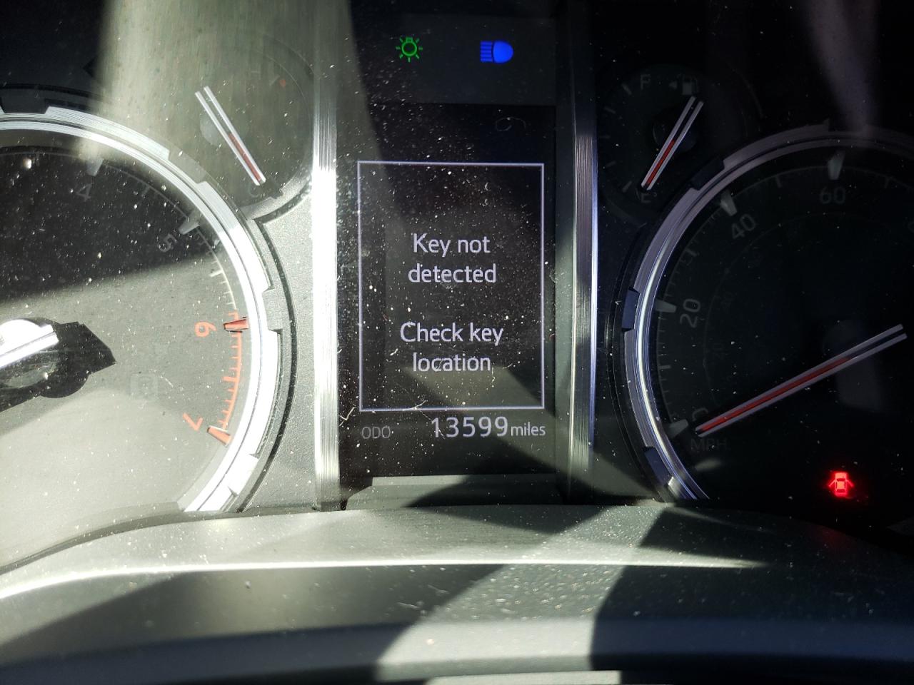 Photo 8 from auction – 2020 TOYOTA 4RUNNER SR with VIN JTEBU5JR0L5807466