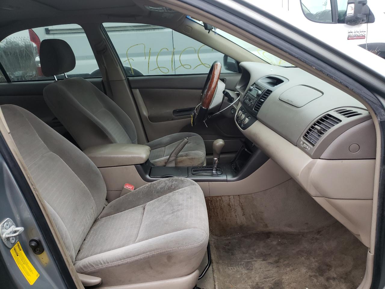 Photo 5 from auction – 2005 TOYOTA CAMRY LE with VIN 4T1BE30K85U587220
