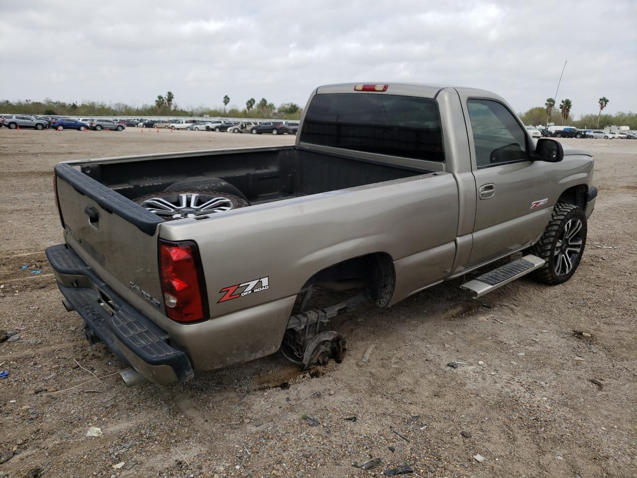Photo 4 from auction – 2003 CHEVROLET SILVERADO with VIN 1GCEK14TX3Z158601