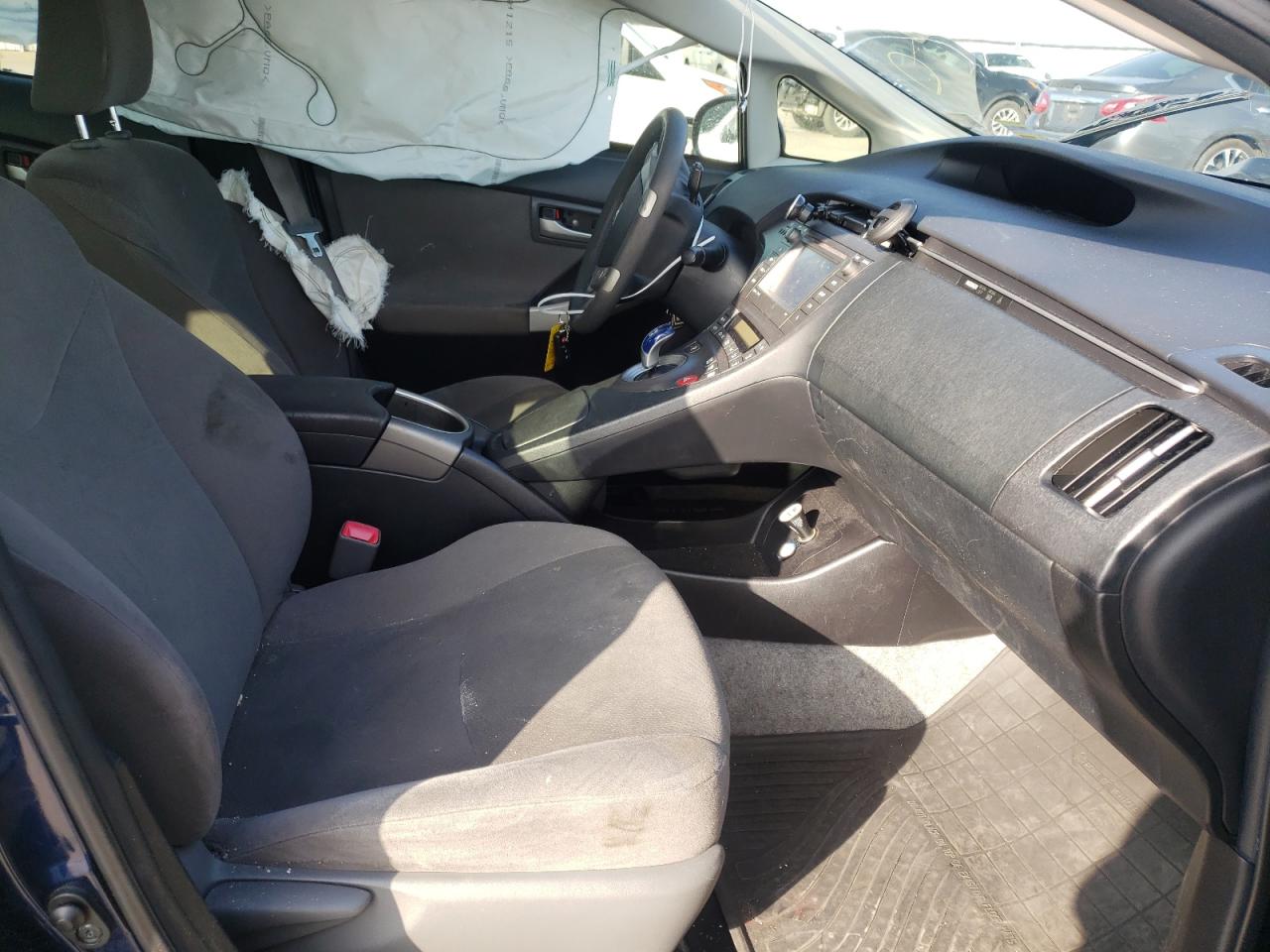 Photo 5 from auction – 2013 TOYOTA PRIUS with VIN JTDKN3DU0D1710766